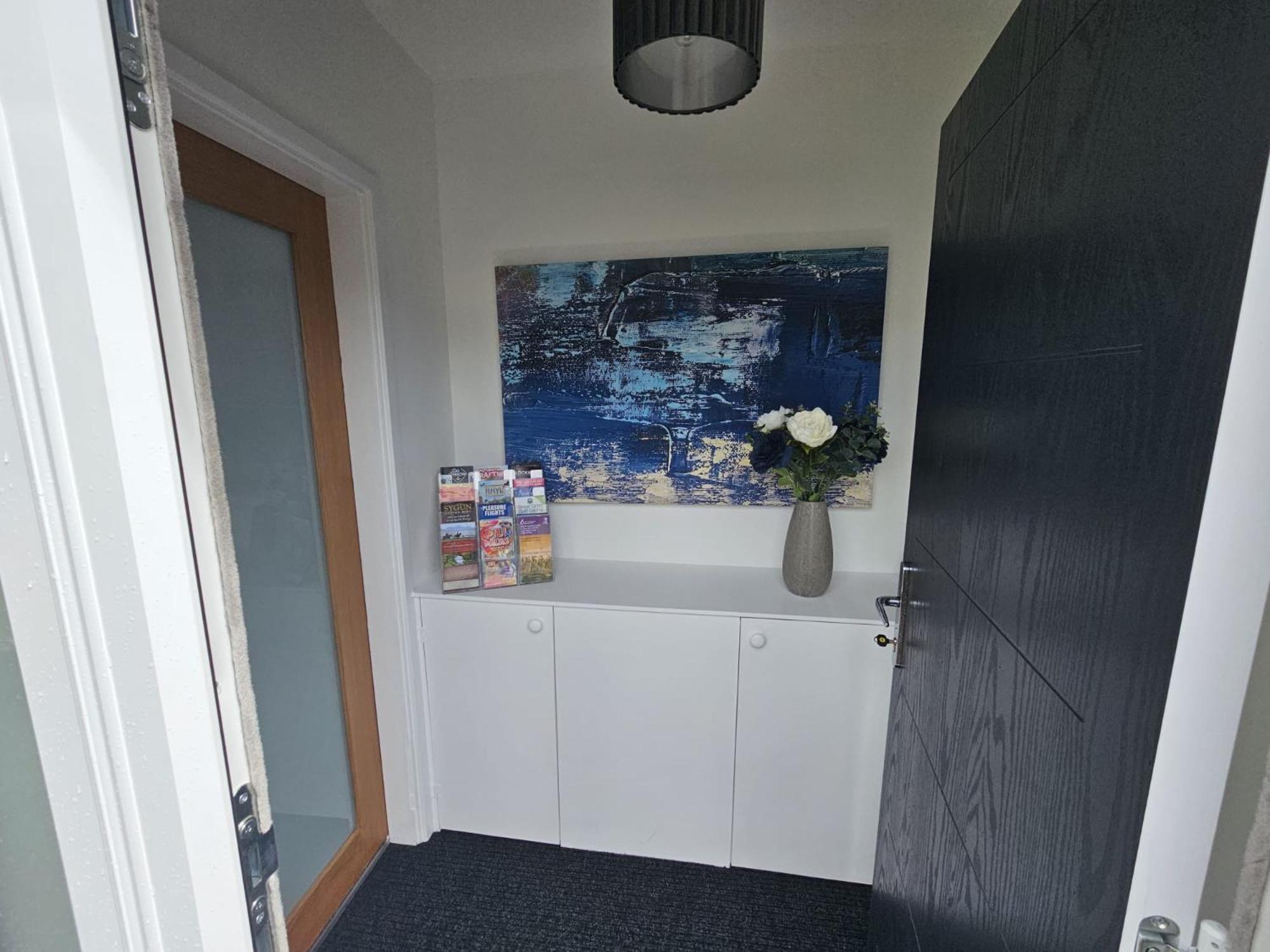 Modern Spacious Walking Distance To Castle & Town Hébergement de vacances *